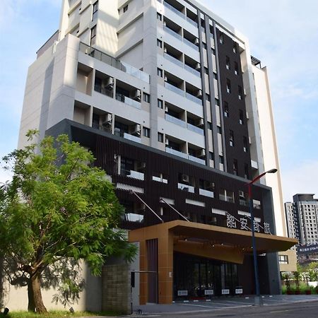 Liann Hotel Тайчжун Экстерьер фото